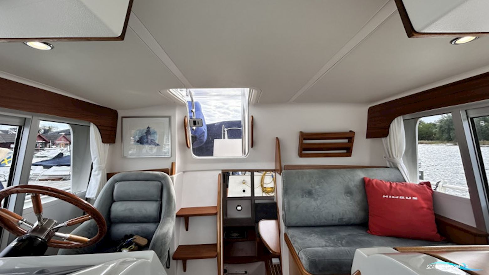 Nimbus 380 Commander