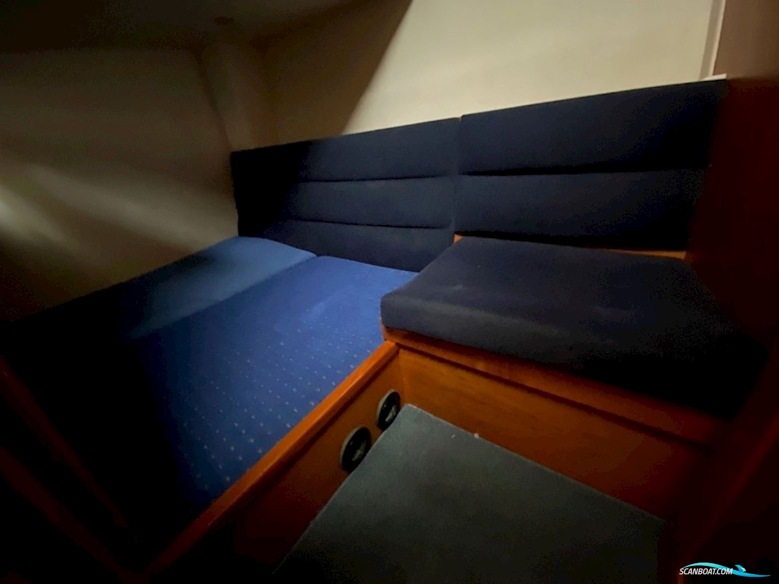 Nimbus 380 Commander