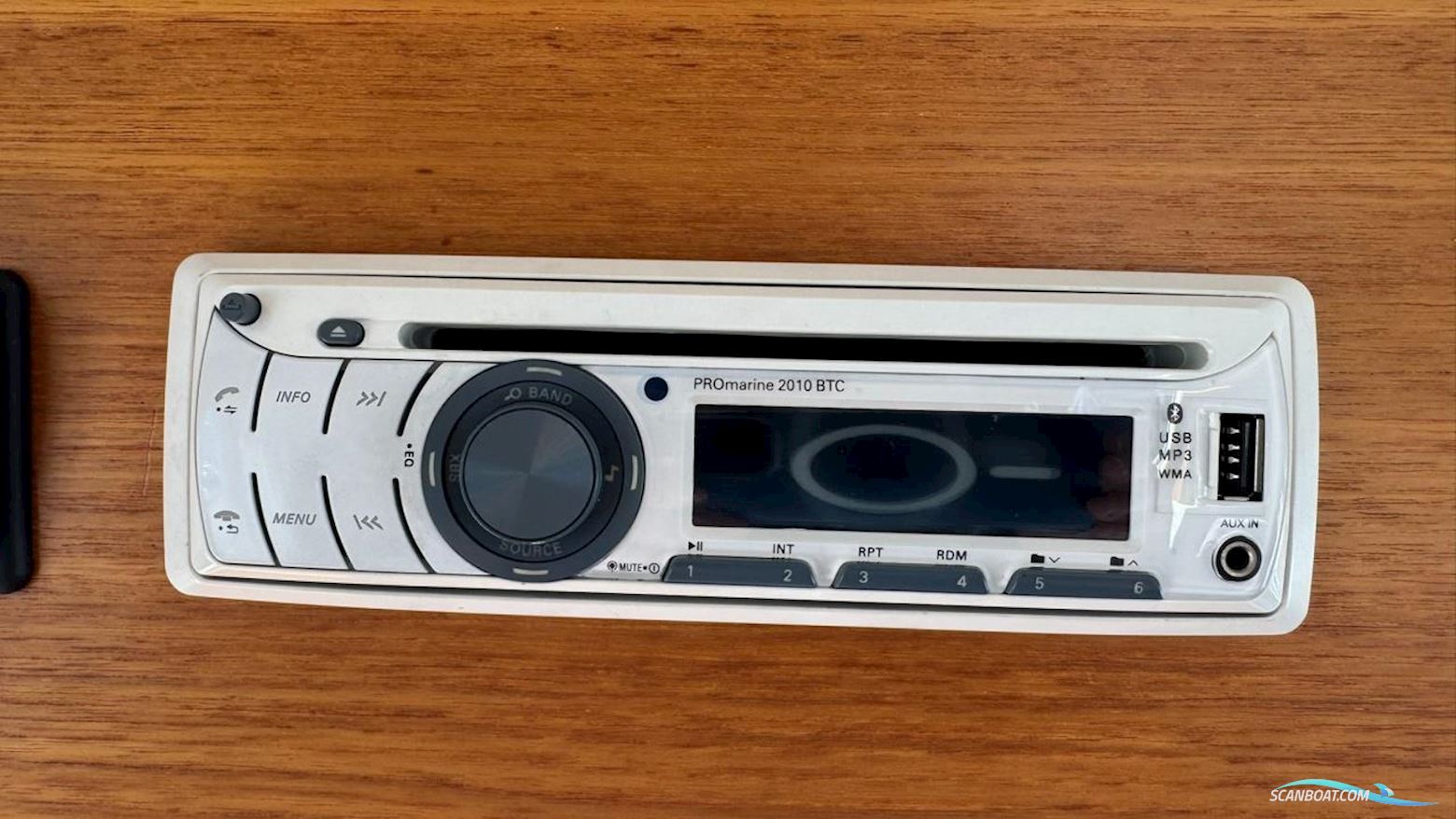 Nimbus 380 Commander