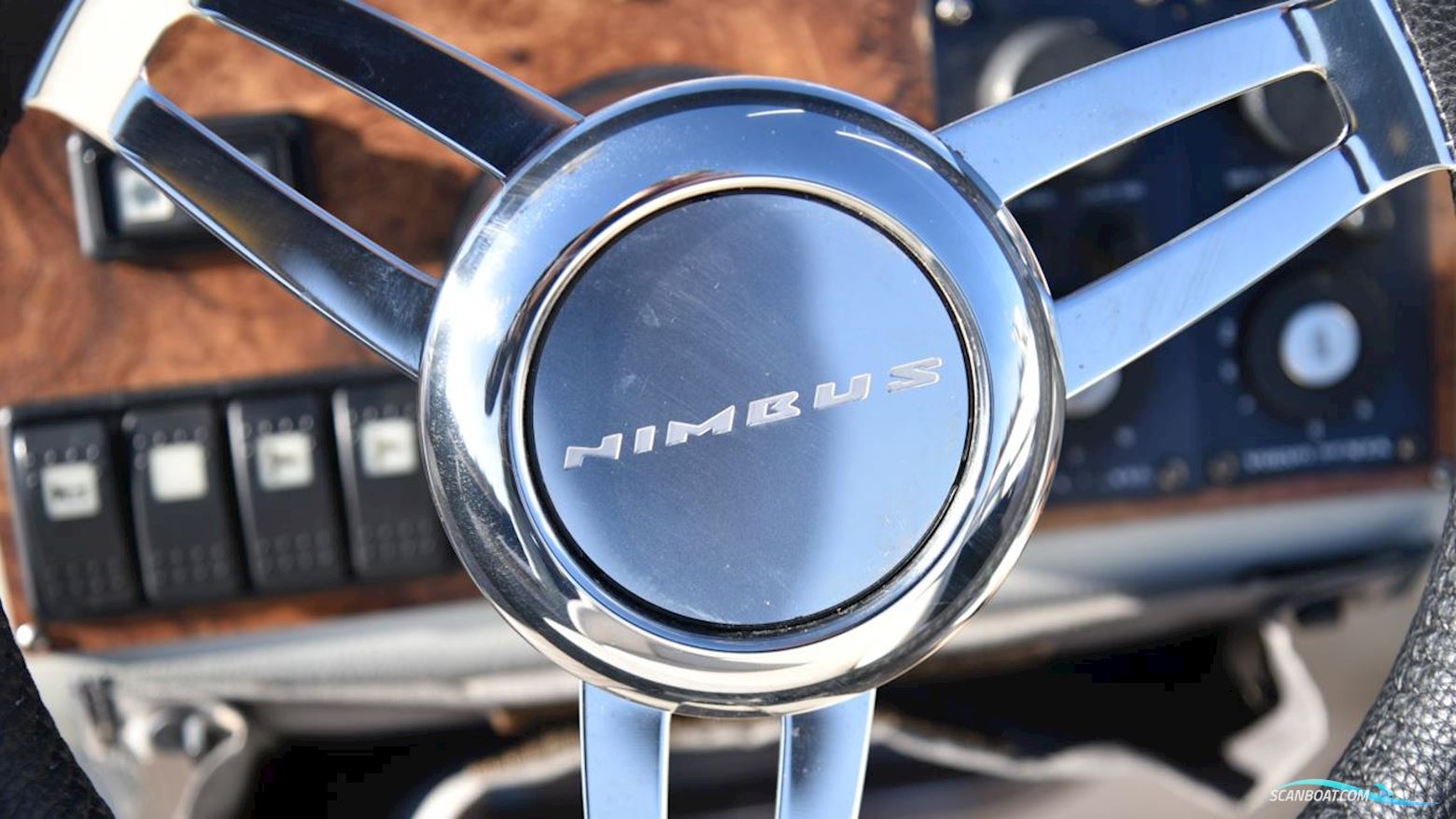 Nimbus 380 Commander