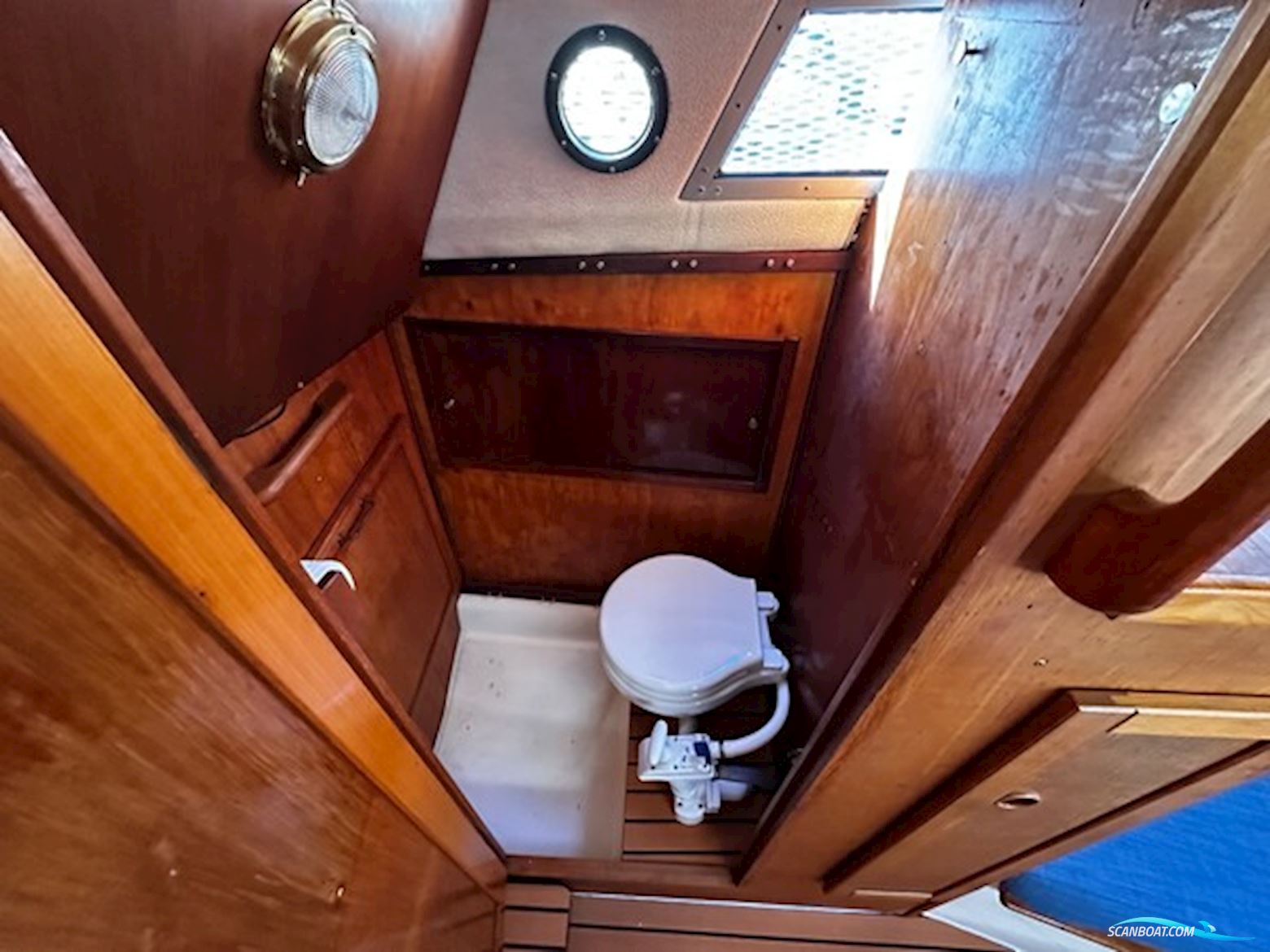 Nimbus 800 Turbo Med Volvo Penta Diesel Ferskvandskølet.