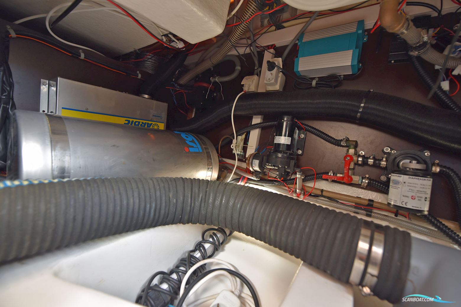 Nimbus Nimbus 320 Coupé