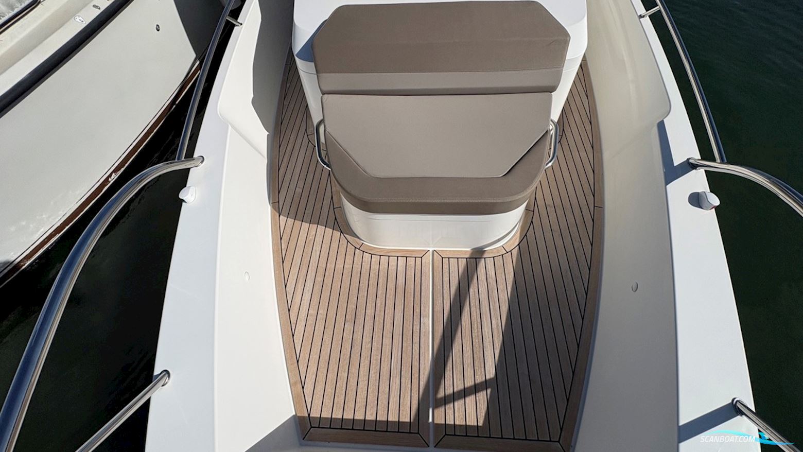 Nimbus Tender 9