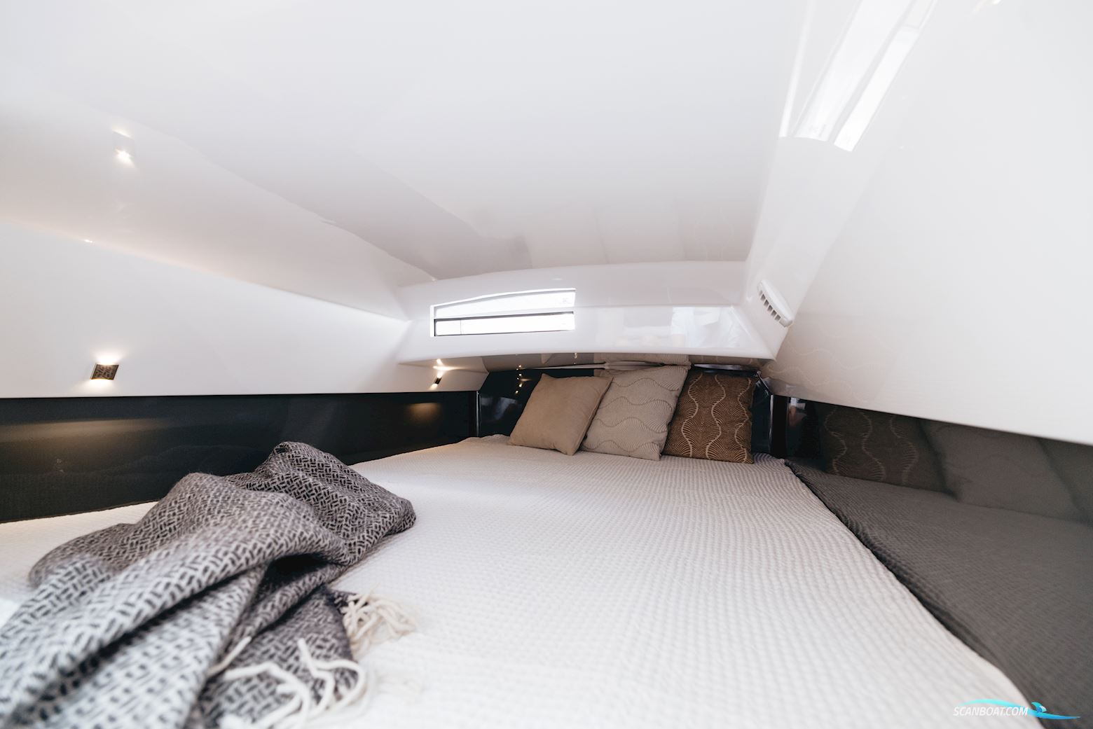 Nordkapp Noblesse 830