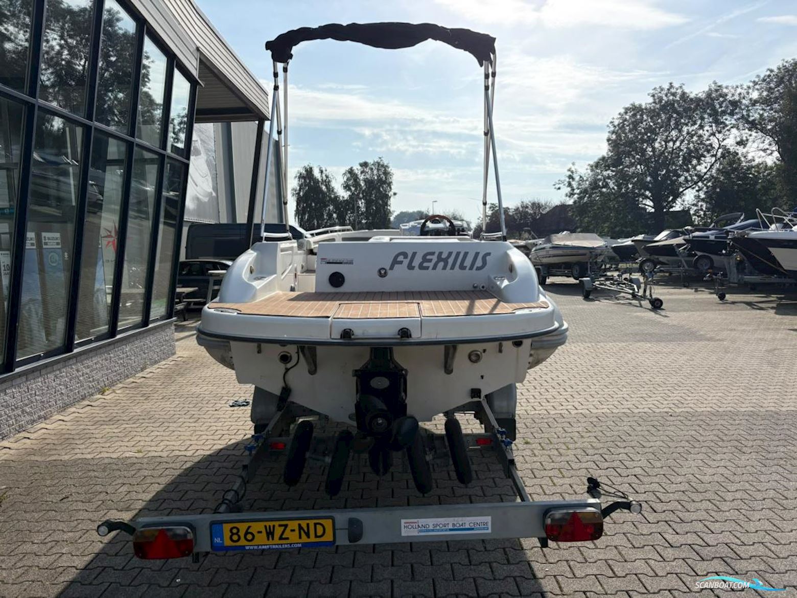 Novurania Custom Line 600