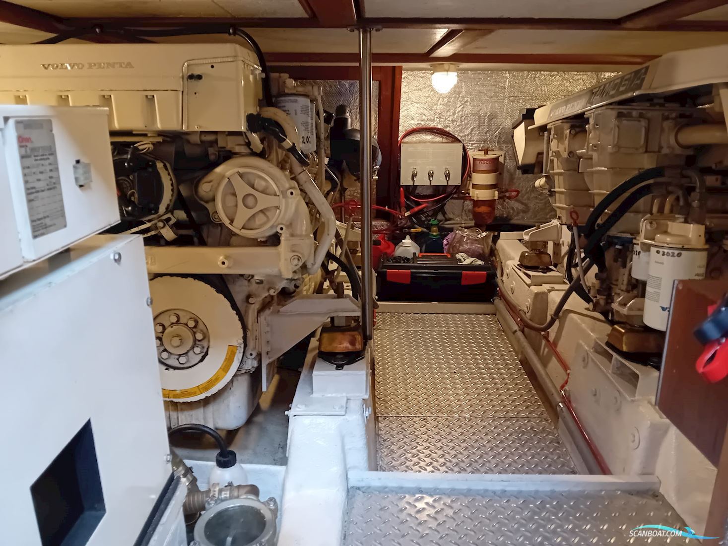 Ocean Alexander 440 Cockpit Motor Yacht