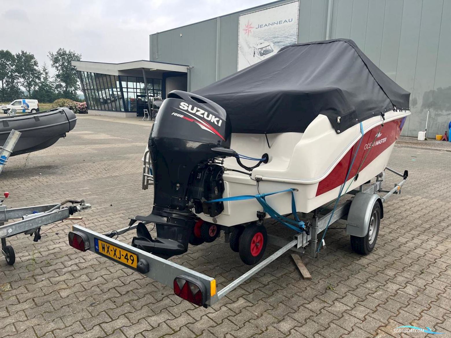 Ocean Master 550 Center Console