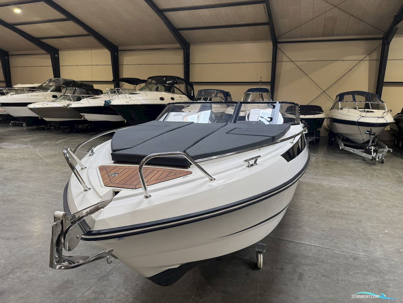 Oceanmaster 680DC m/ 250 Honda 4-Takt Kun 60 Timer