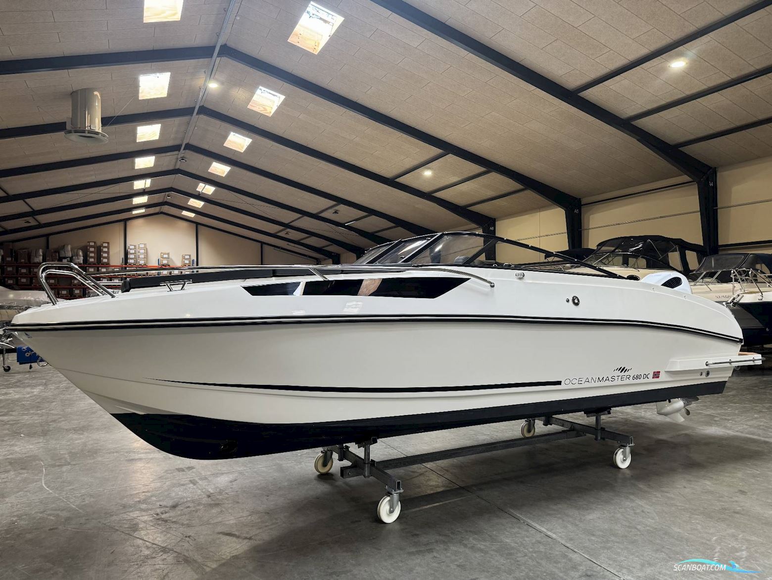 Oceanmaster 680DC m/ 250 Honda 4-Takt Kun 60 Timer