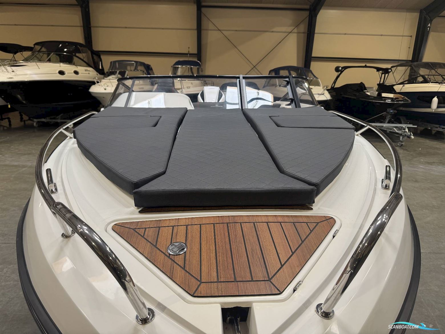 Oceanmaster 680DC m/ 250 Honda 4-Takt Kun 60 Timer