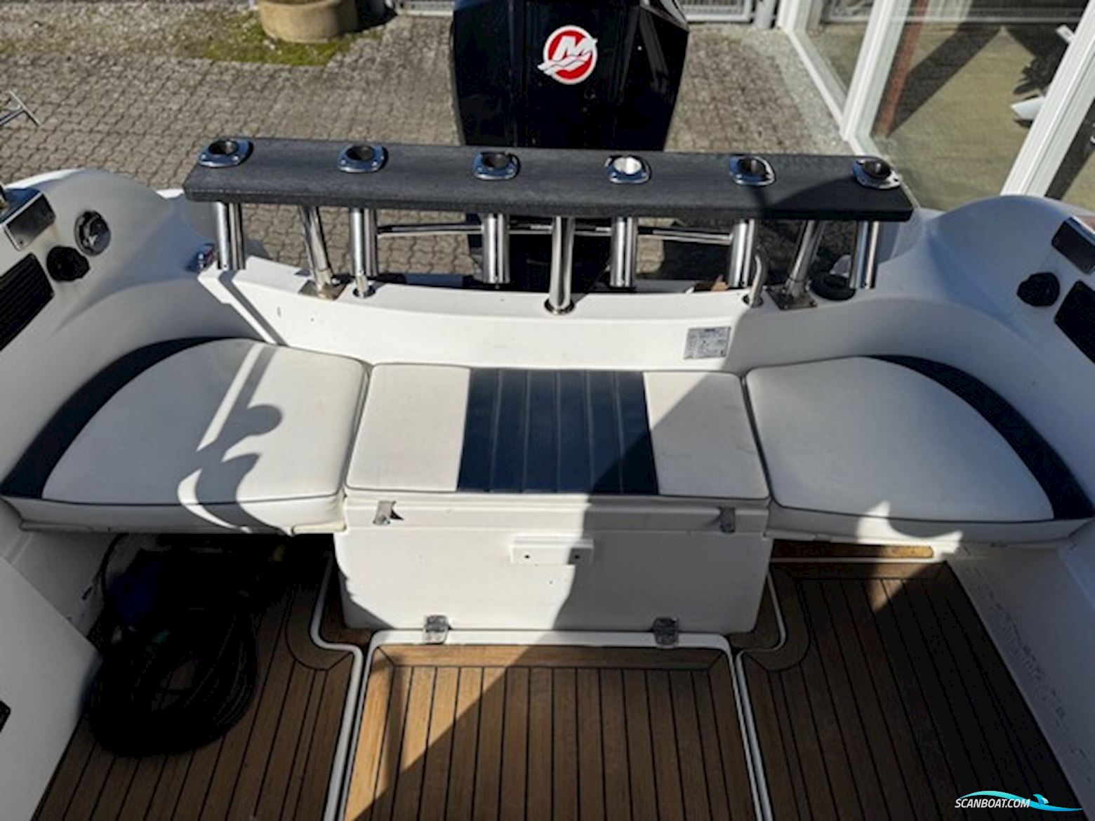 Örnvik 630 WA Commander Med F175 hk Mercury-Efi 4 Takt 3,4L V6 Inkl. Brenderup Buggi 2 Tons Trailer