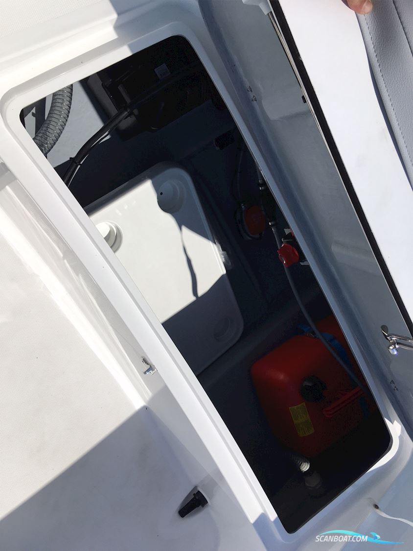 Olympic 490 SX - Mercury F60