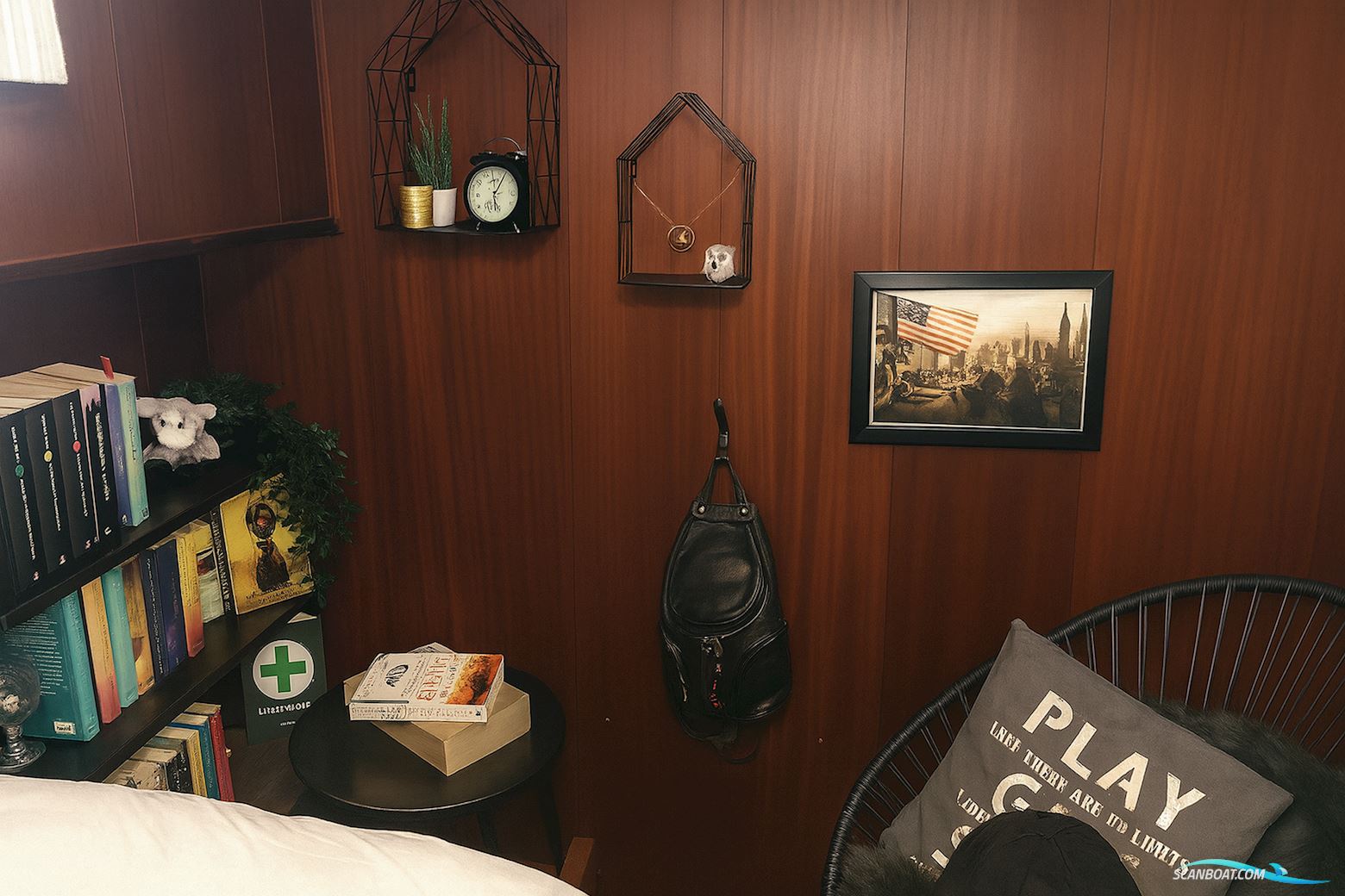 OneOff 92 - Lady Marjan