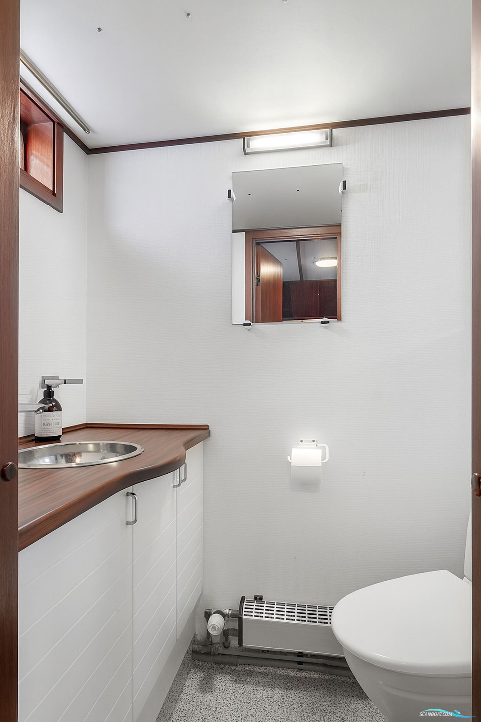 OneOff 92 - Lady Marjan