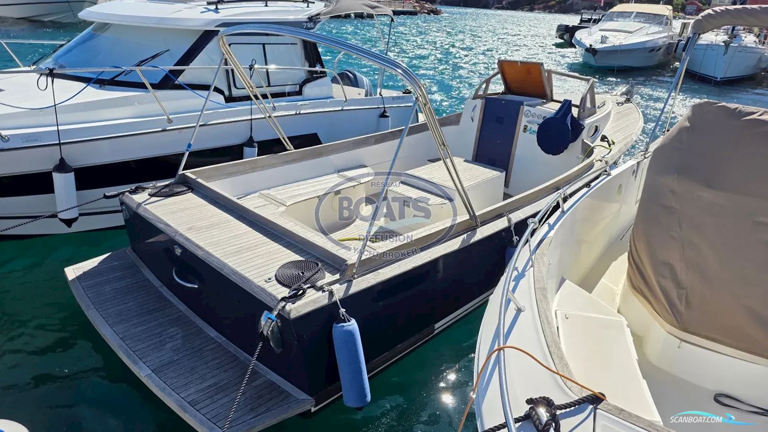 OSTREA MARINE NANTUCKET Range Boat 770