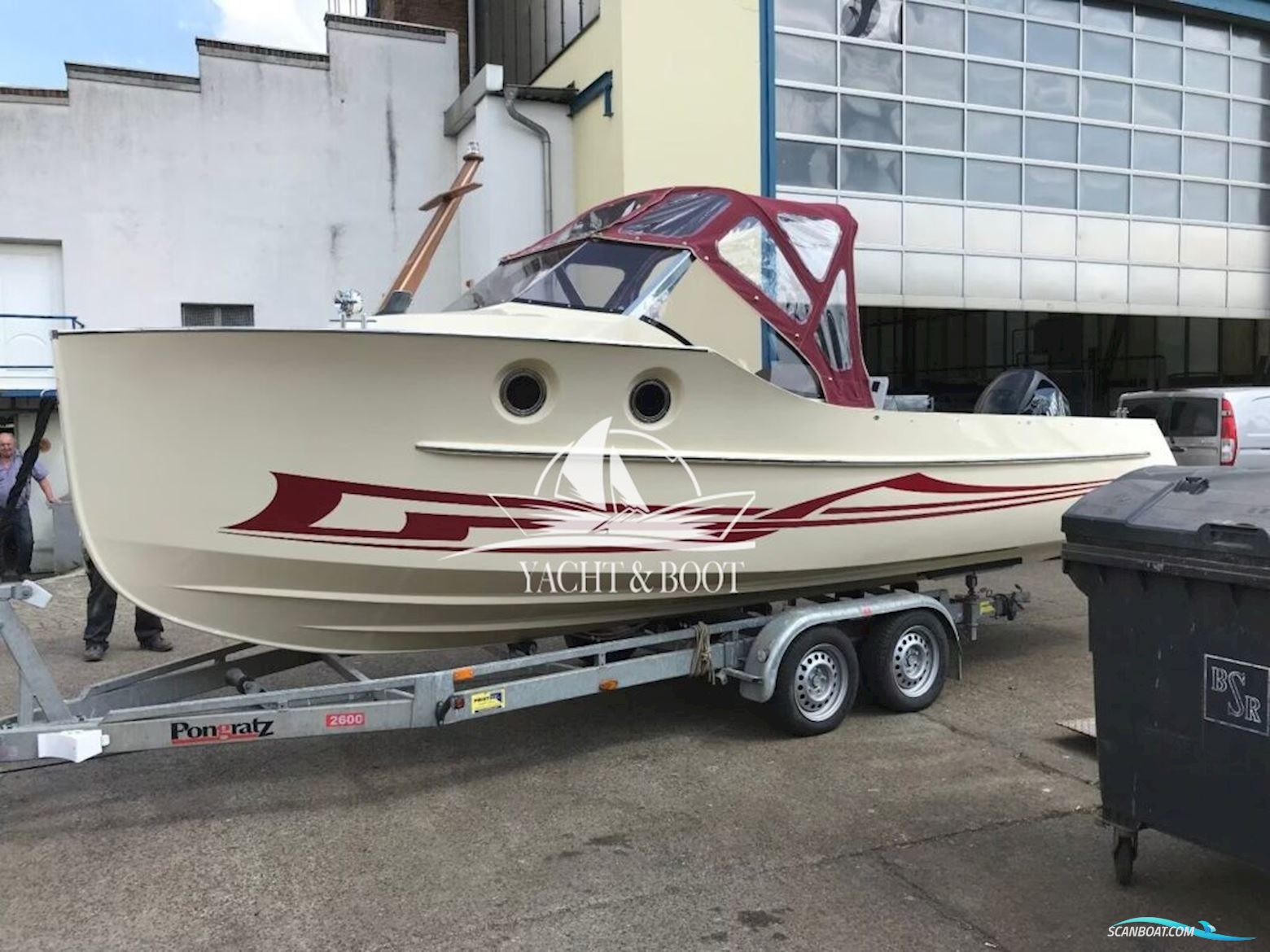 Oud Huijzer 700 Cabine