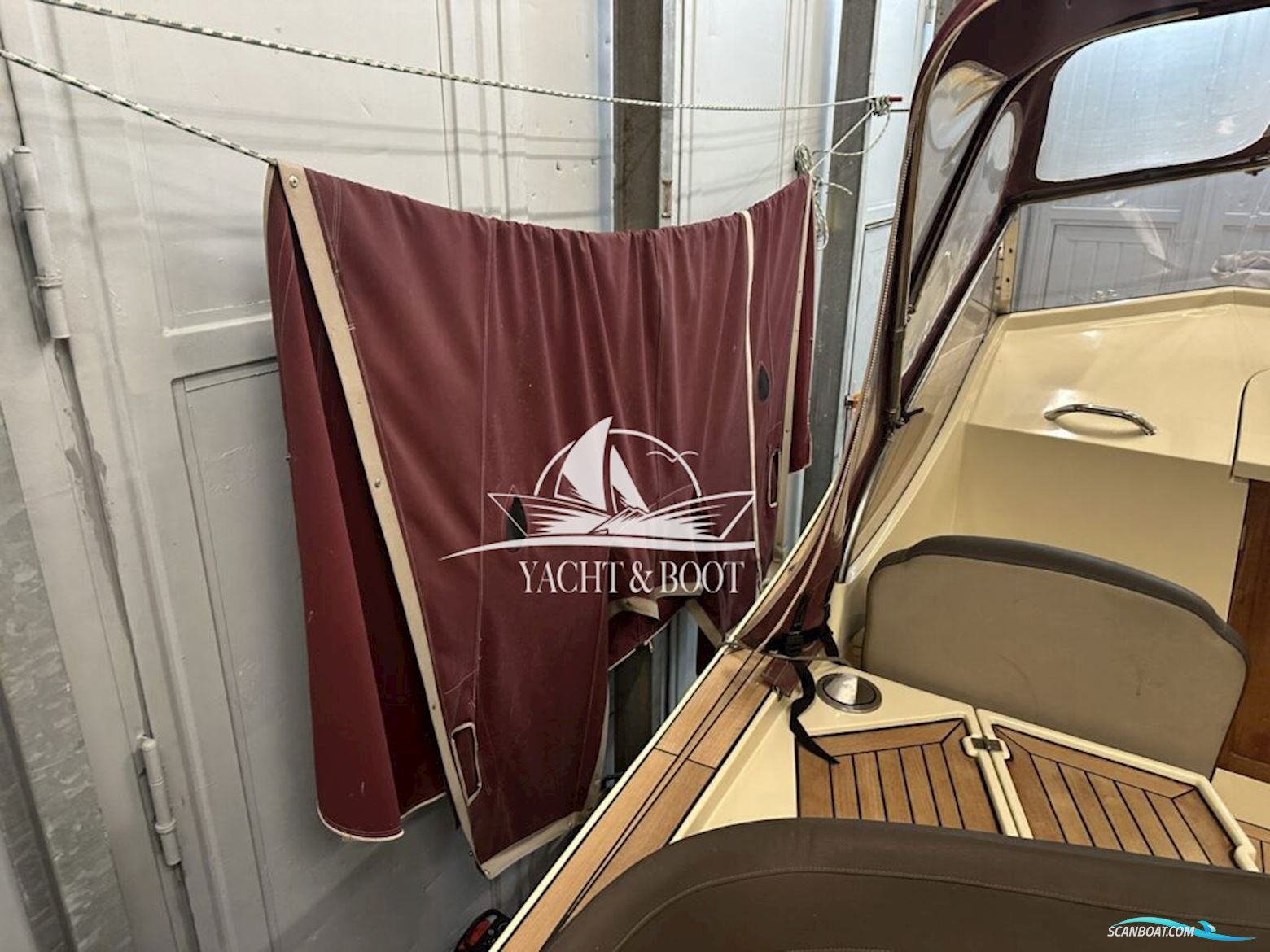 Oud Huijzer 700 Cabine