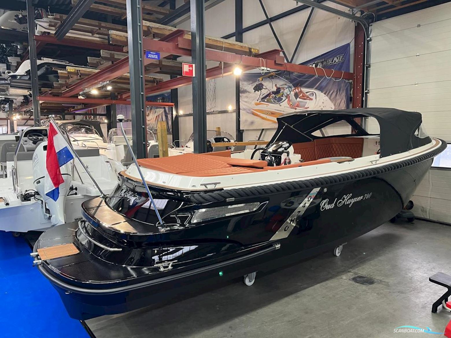 Oud Huijzer 740 Tender