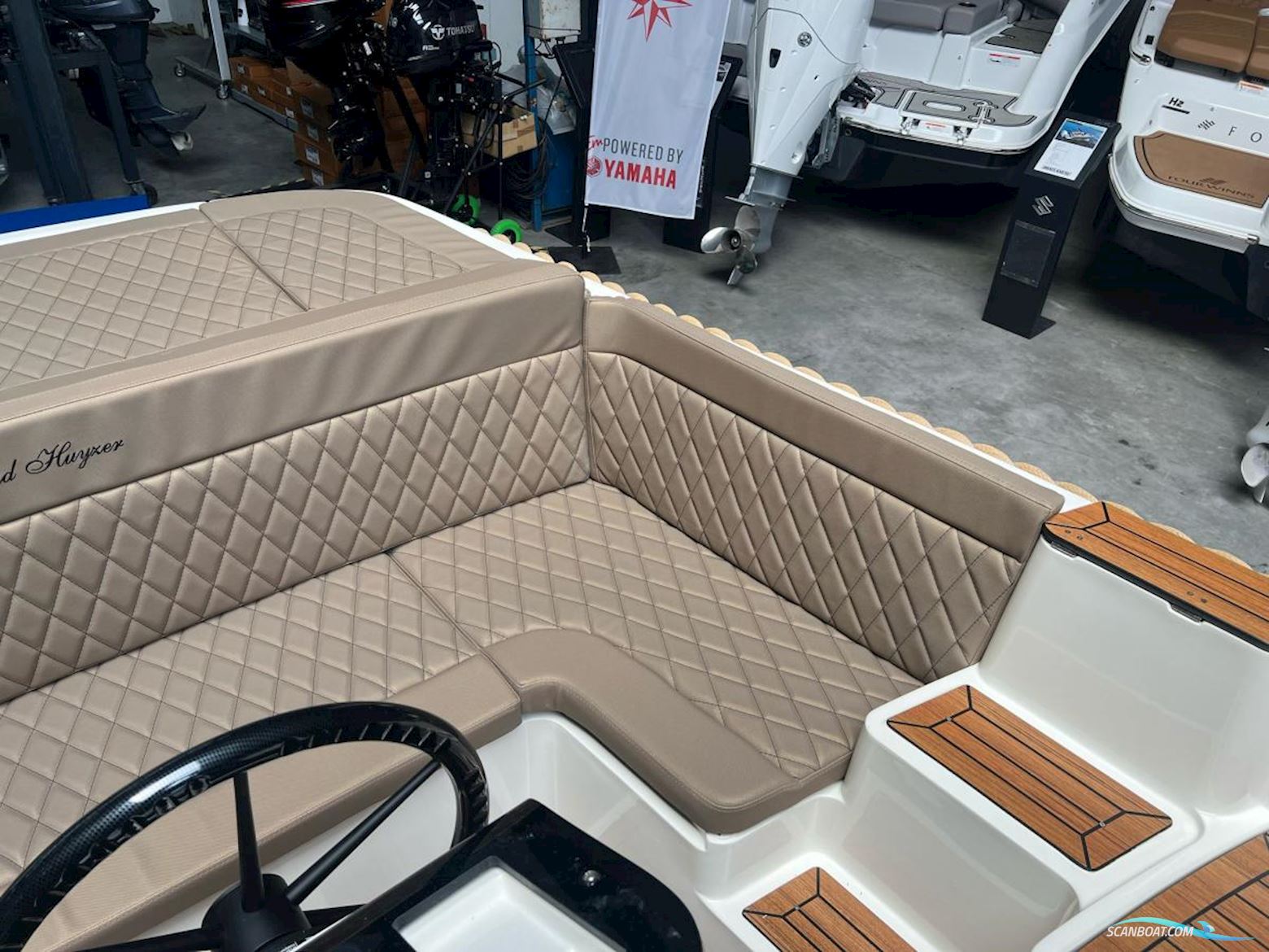 Oud Huijzer 740 Tender