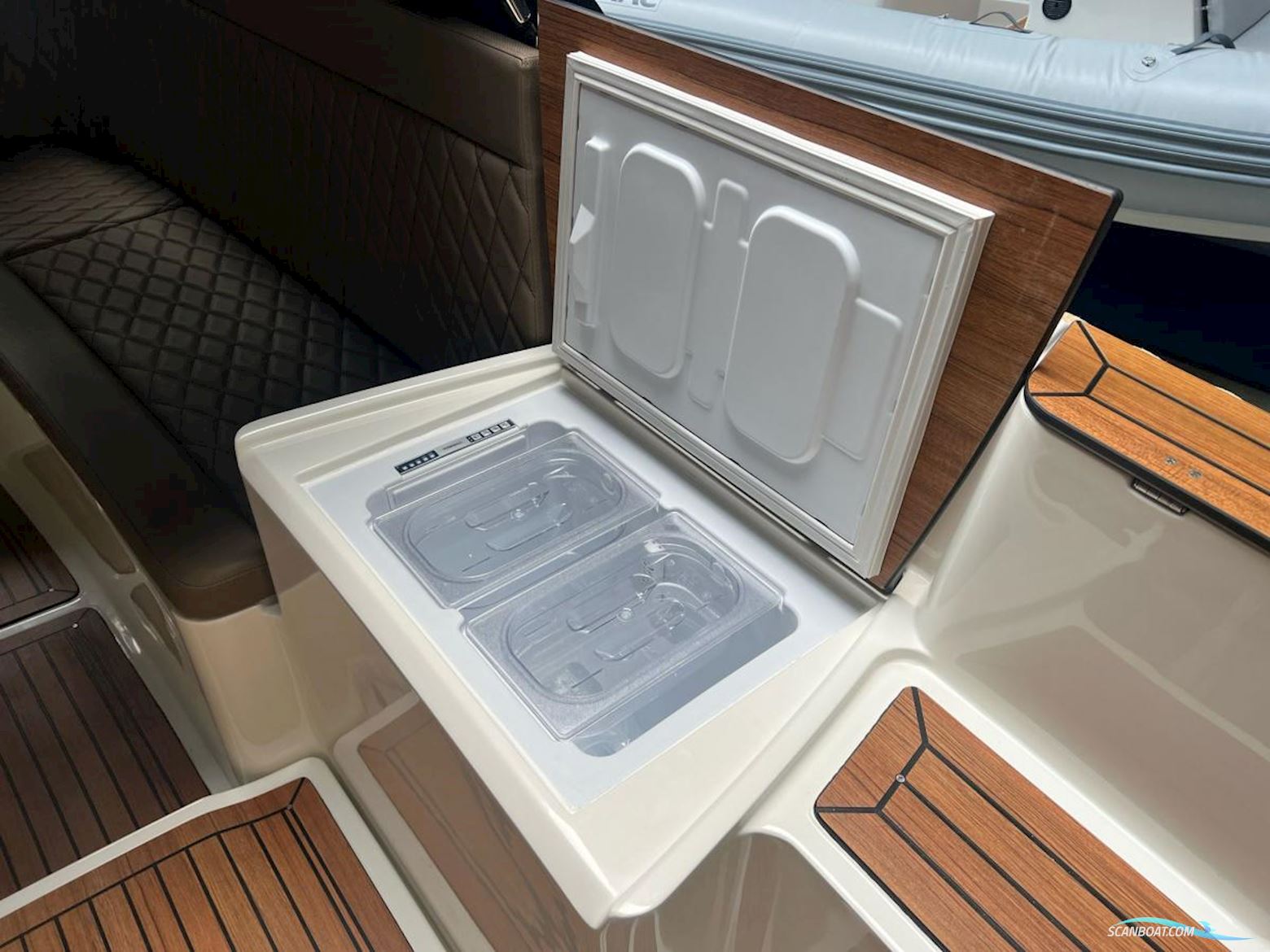 Oud Huijzer 740 Tender