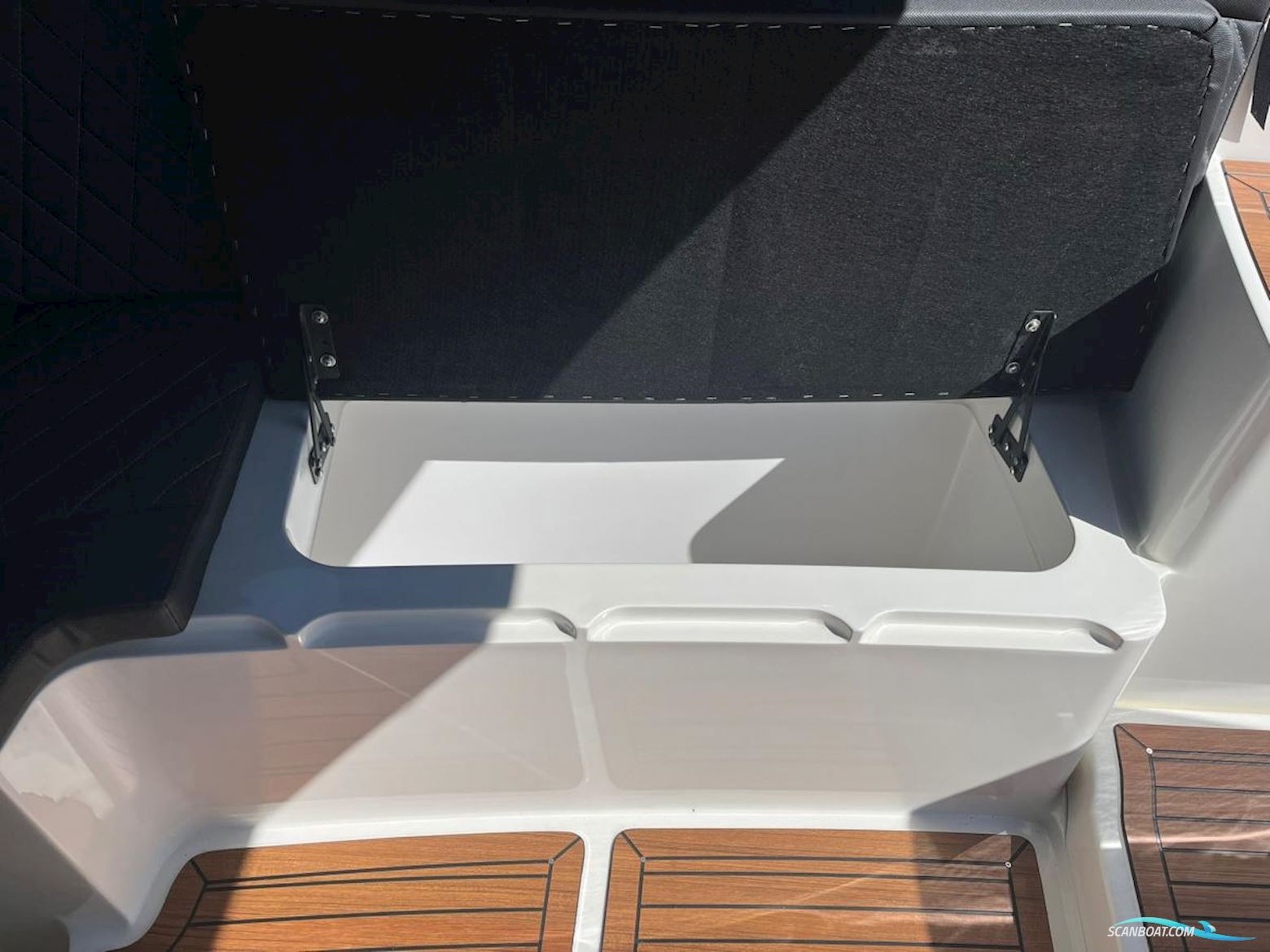 Oud Huijzer 740 Tender