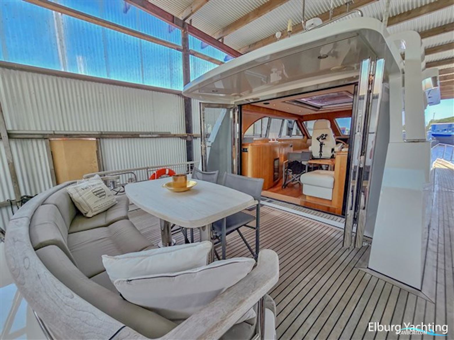 Pacific Allure 180 - Wheelhouse