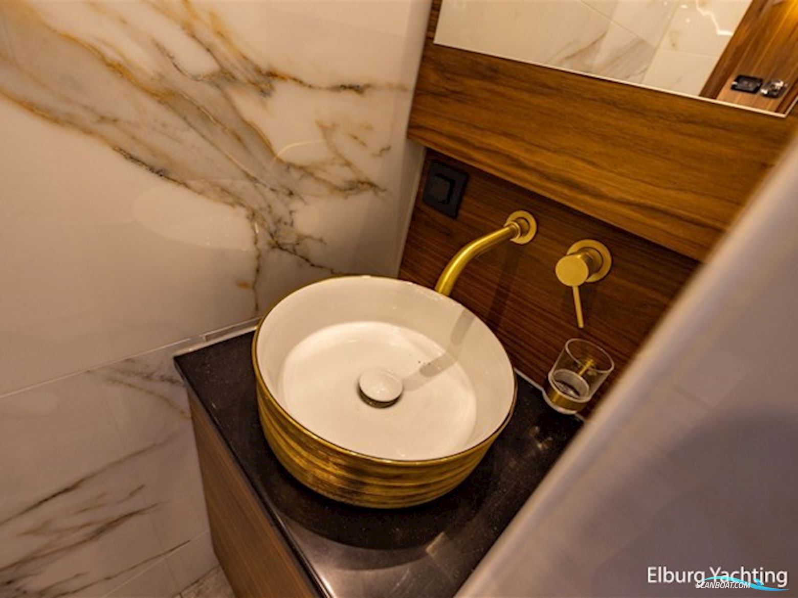 Pacific Pearl Fly 21.00  - CB  - Stabilizers