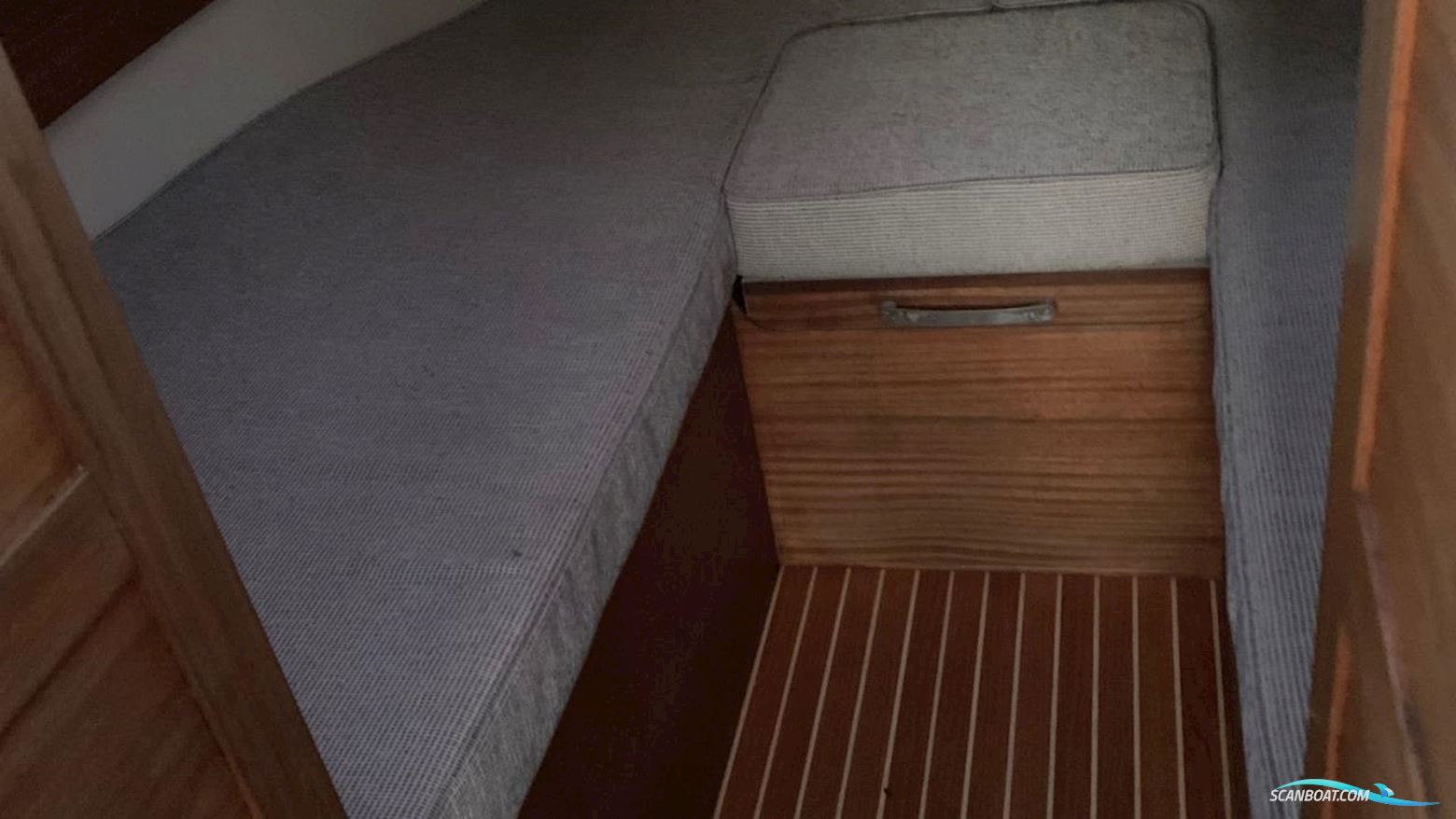 Paragon 25 Cabin