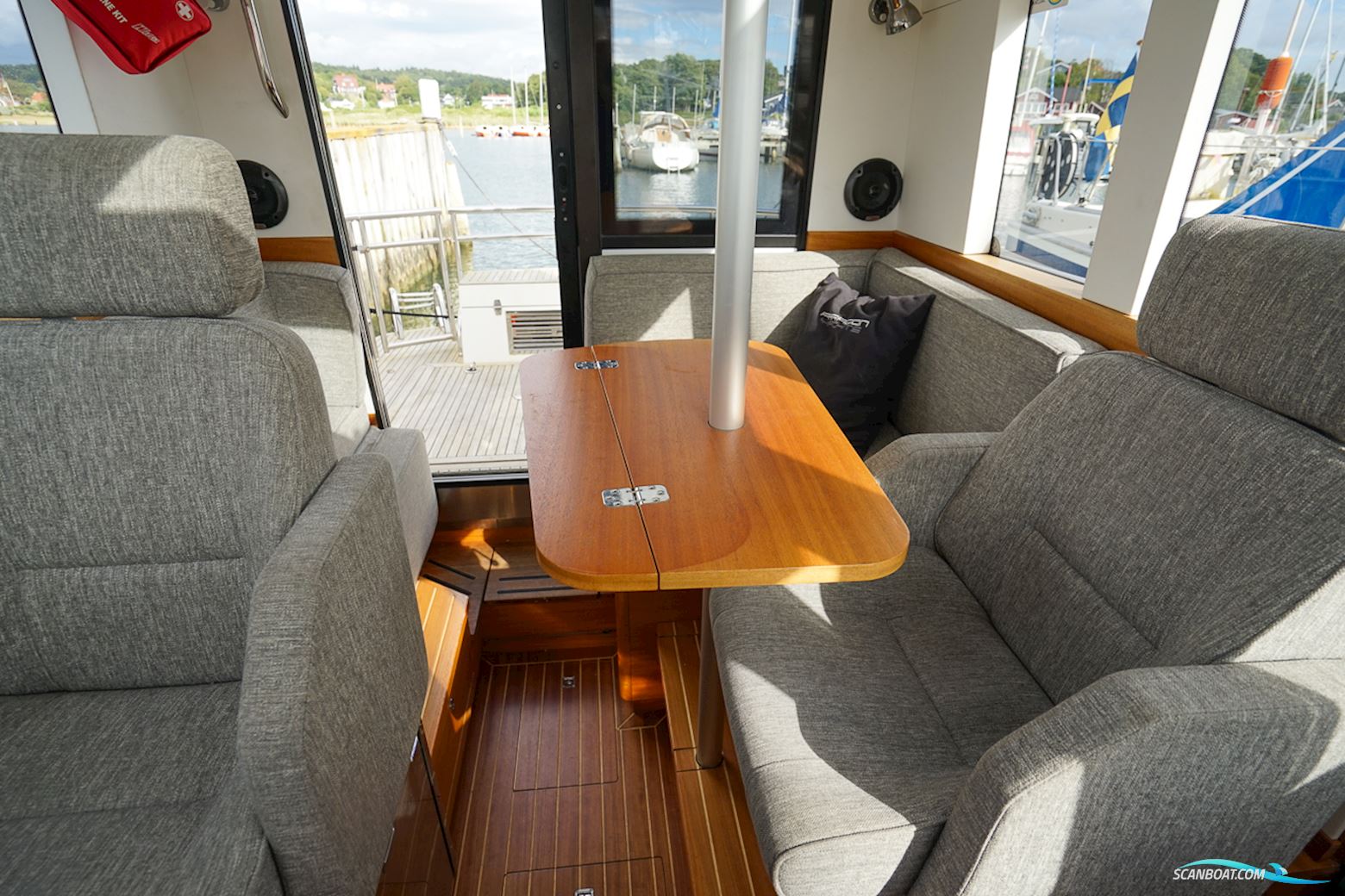 Paragon 25 Cabin
