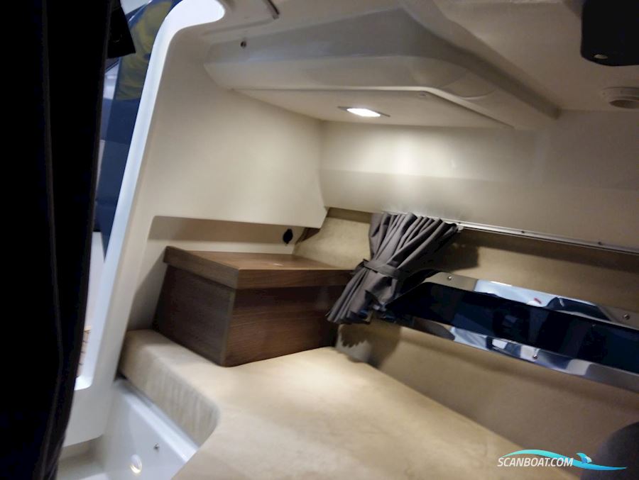 Parker 690 Day Cruiser