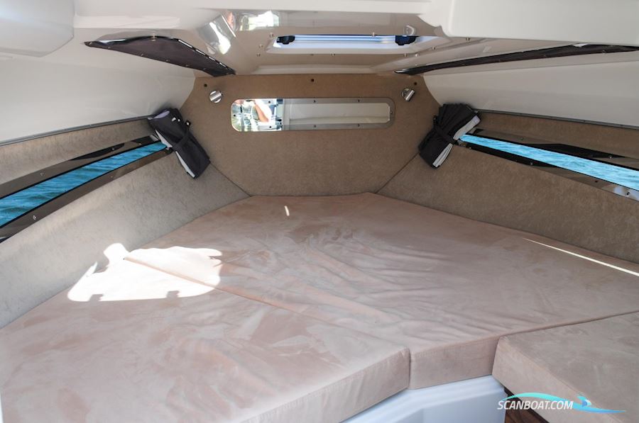 Parker 690 Day Cruiser