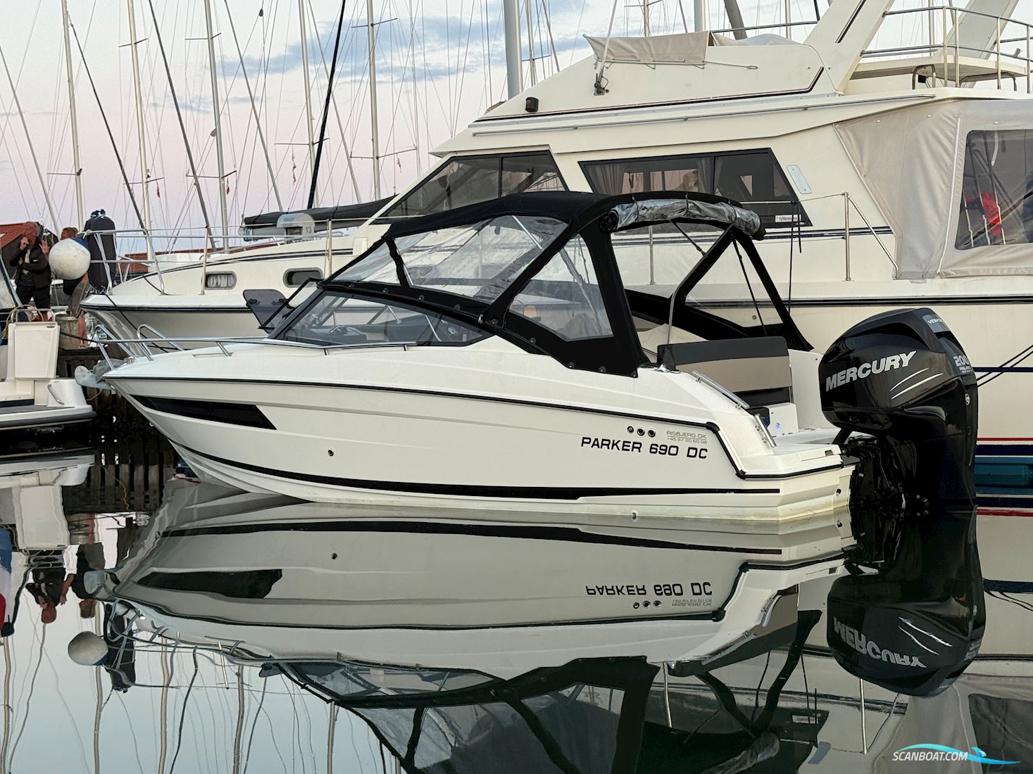 Parker 690 Day Cruiser