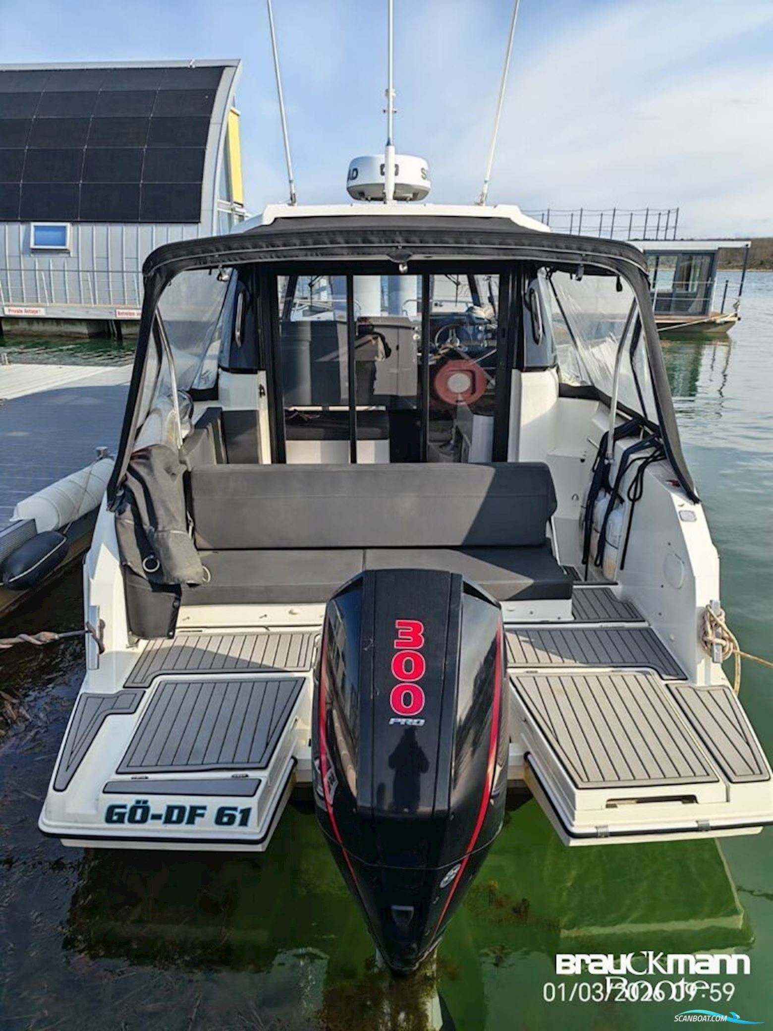 Parker Marine 790 Explorer