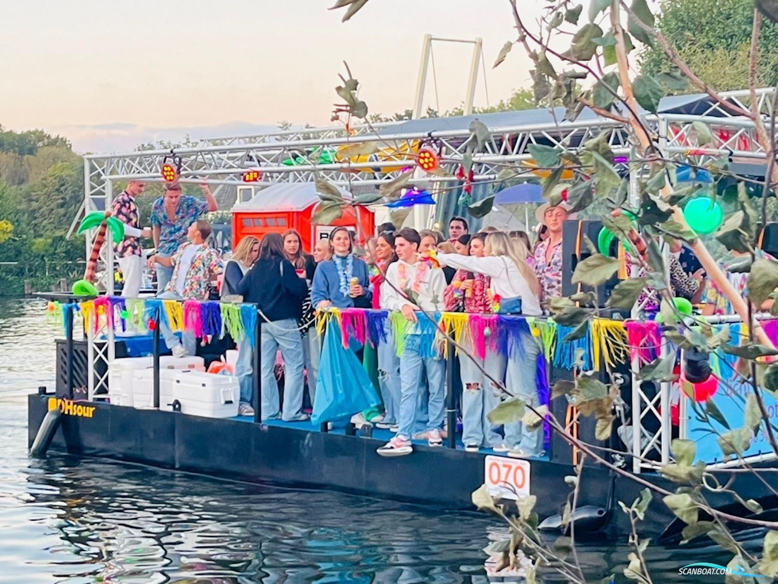 Partyboot Staal Pontoon Motorbåt 2024, med Honda motor, Holland