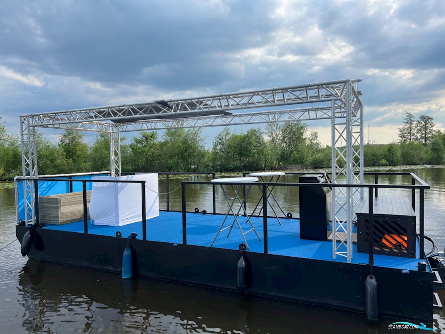 Partyboot Staal Pontoon