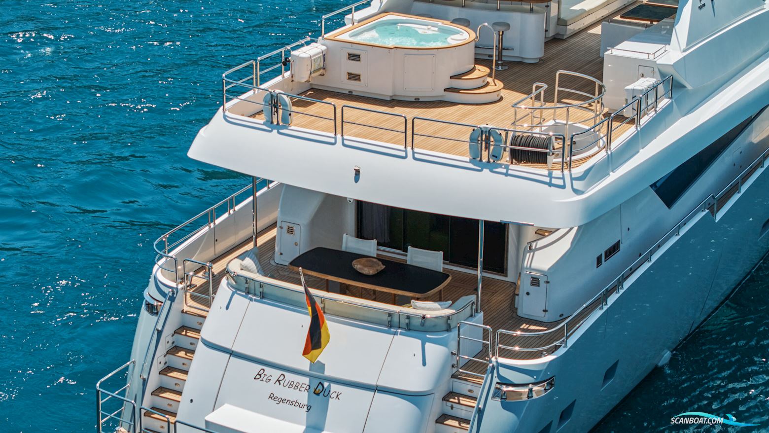 Peer Gynt Big Rubber Duck