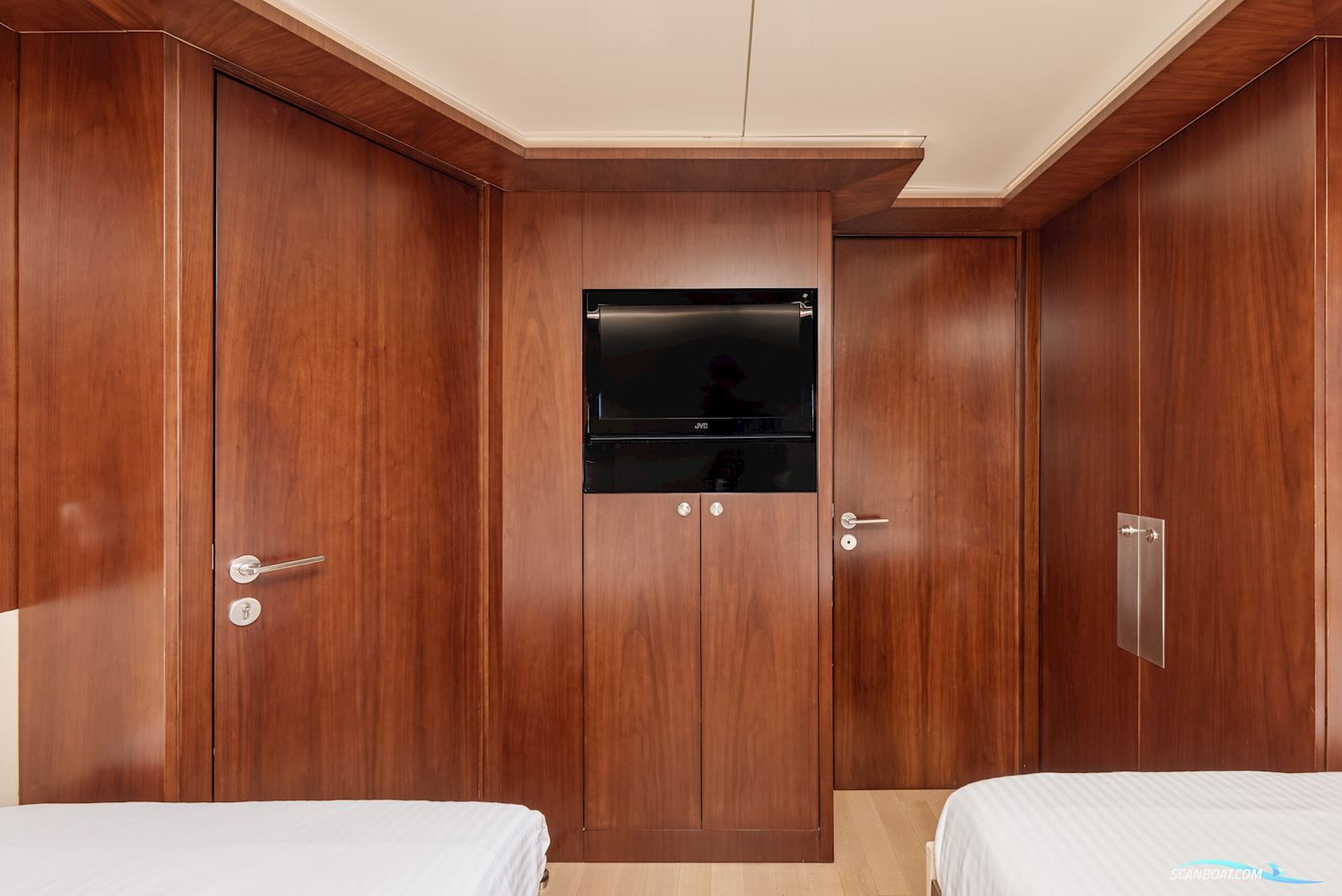 Peer Gynt Big Rubber Duck