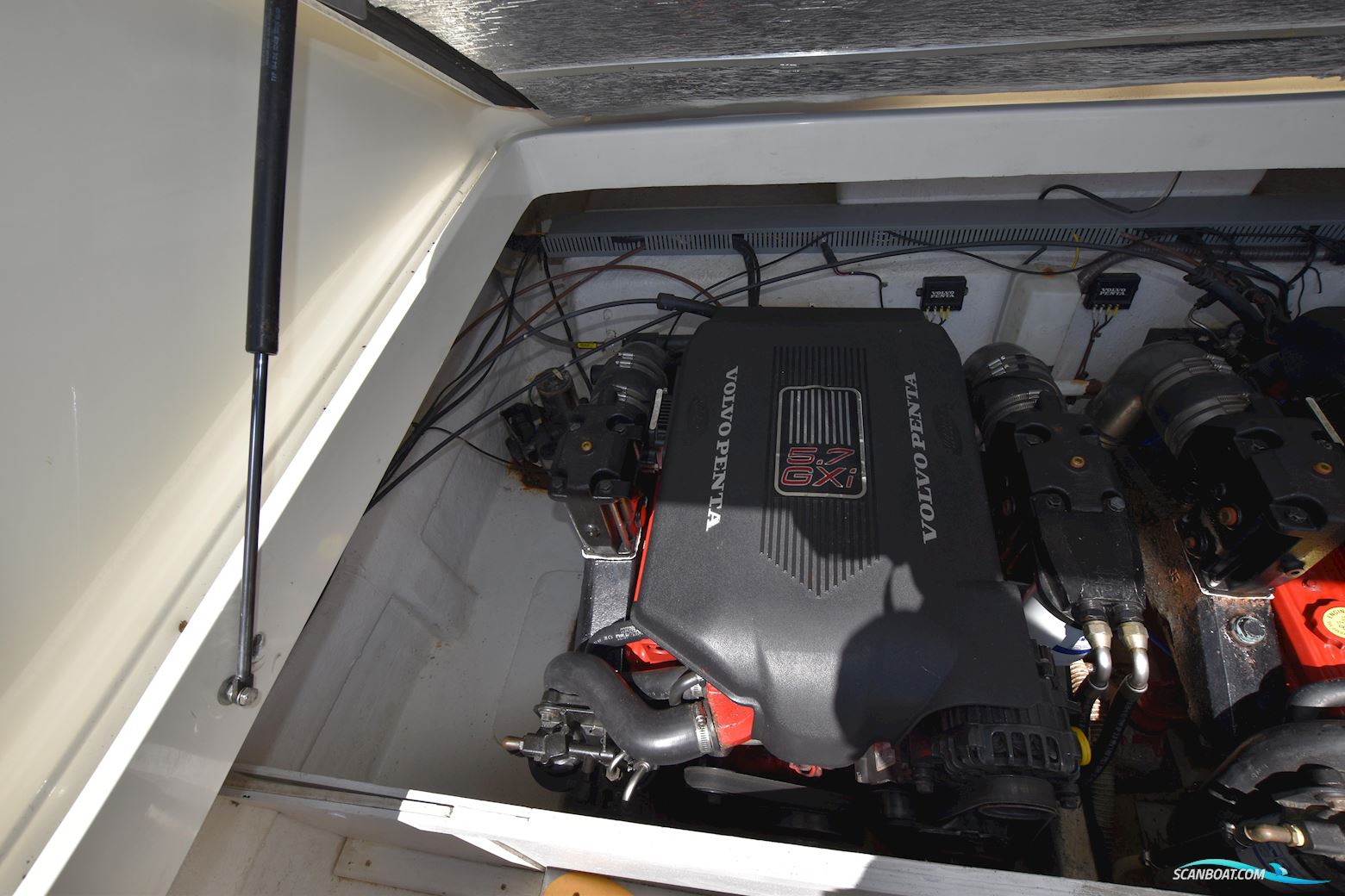 Performance Cruising 907