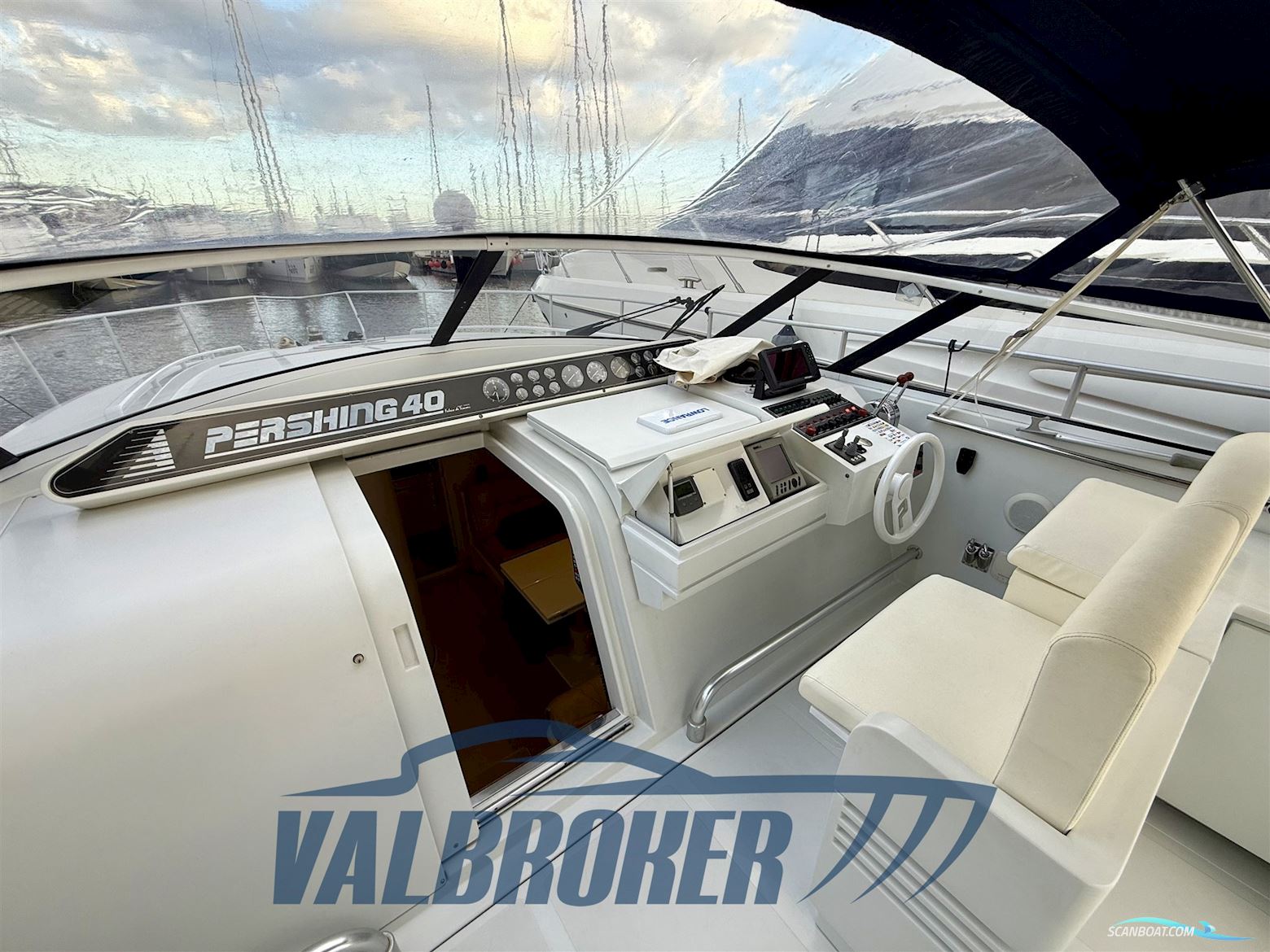 Pershing 40