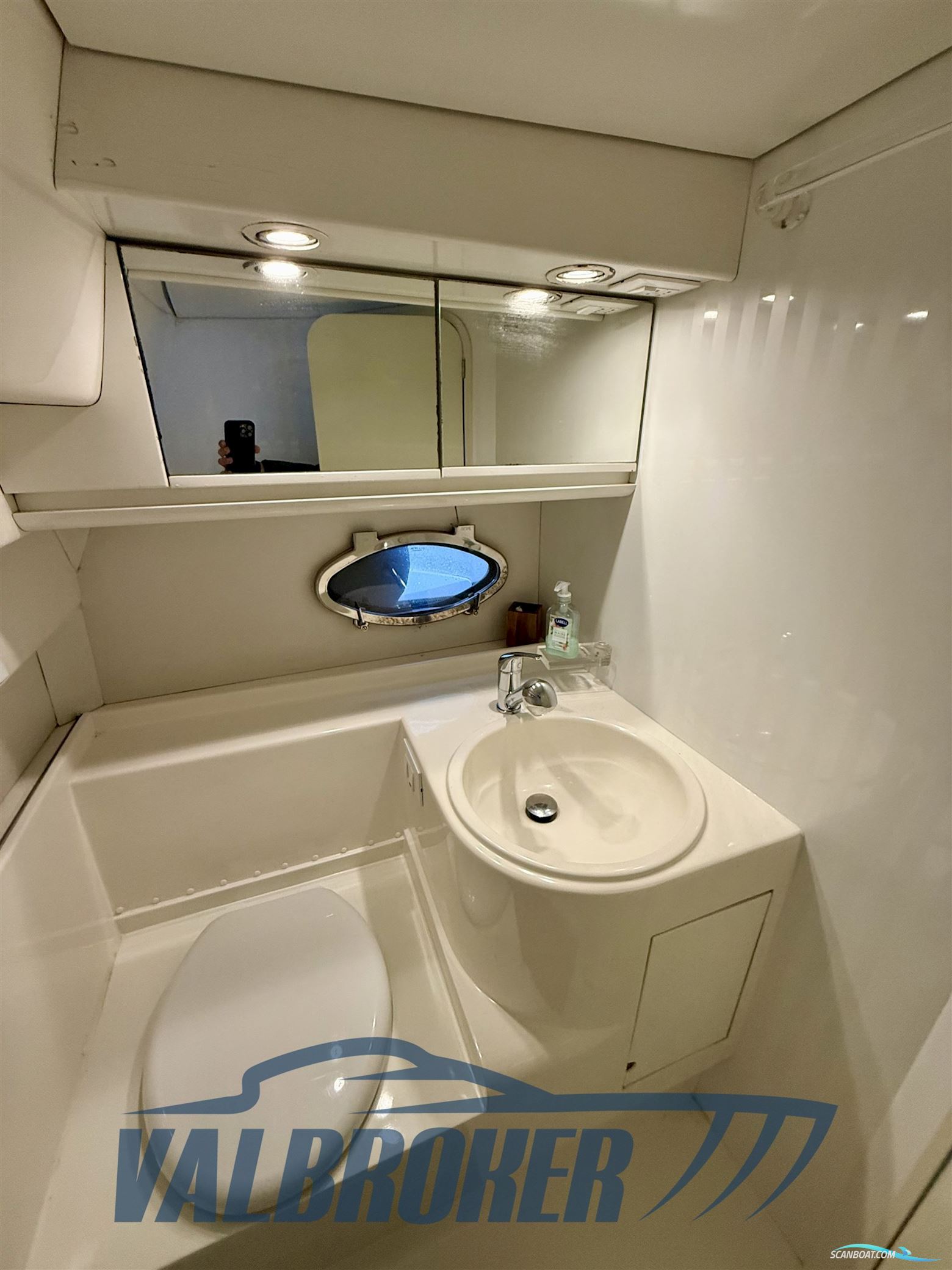 Pershing 40