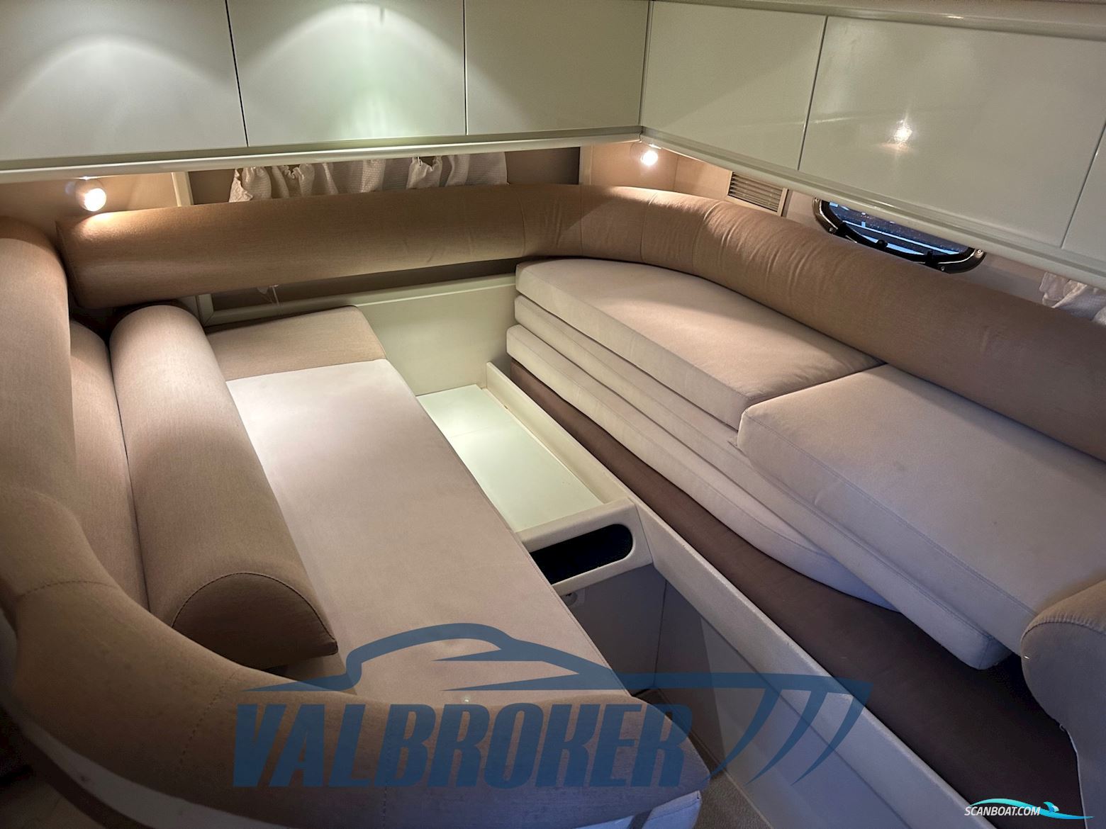 Pershing 40