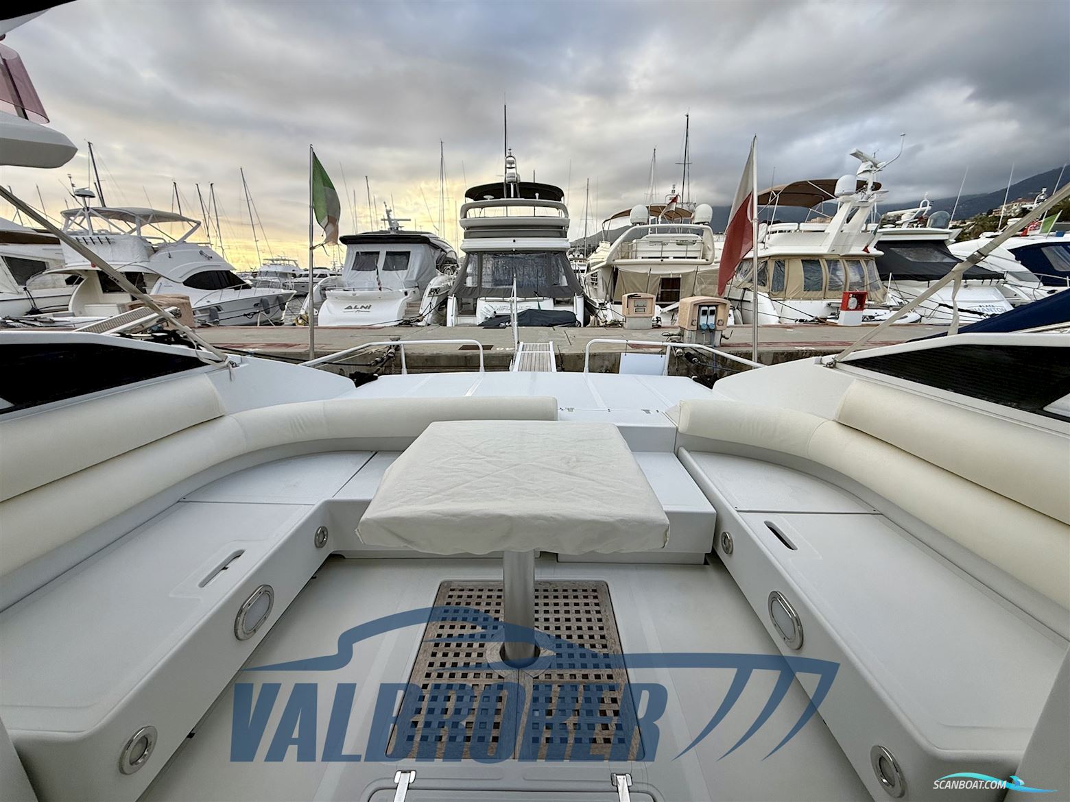 Pershing 40