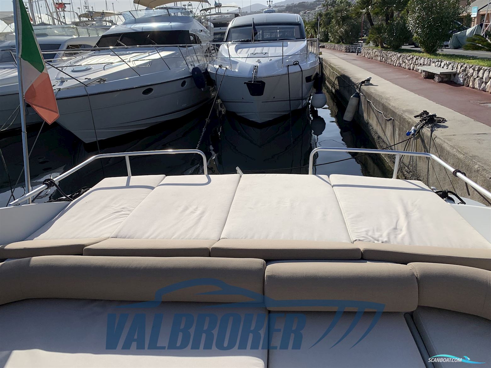 Pershing 40