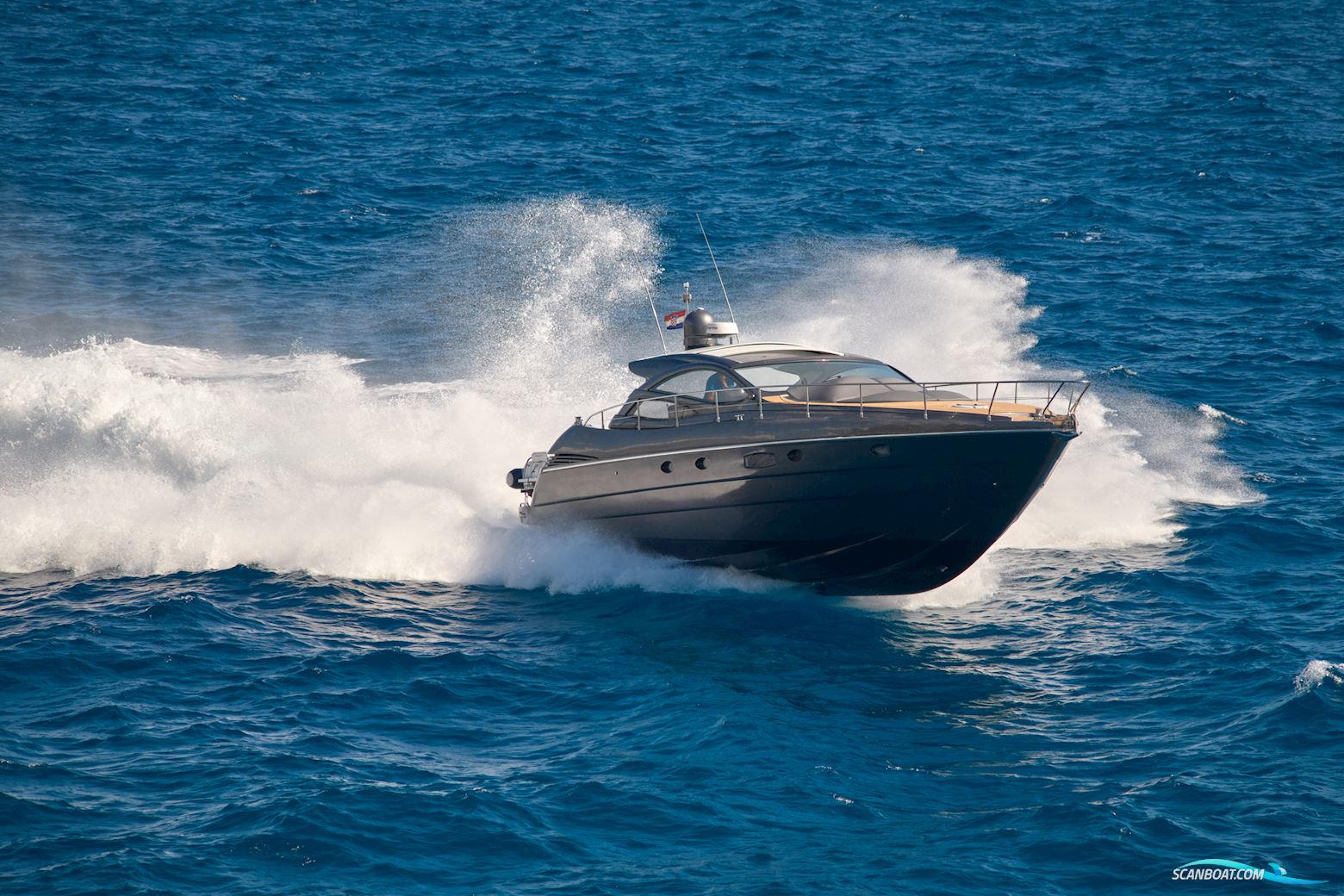 Pershing 50