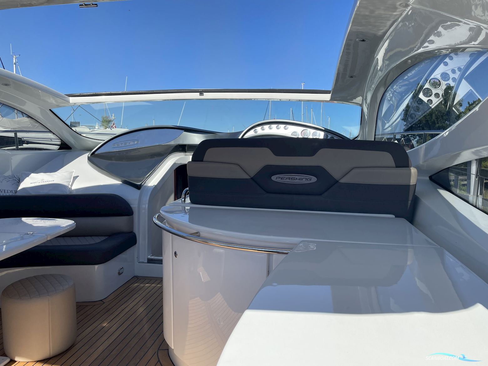 Pershing 52