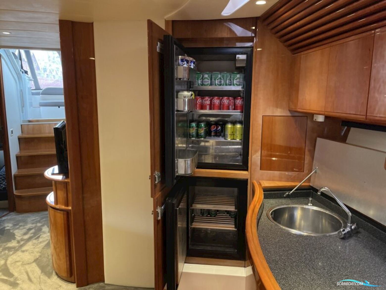 Pershing 52
