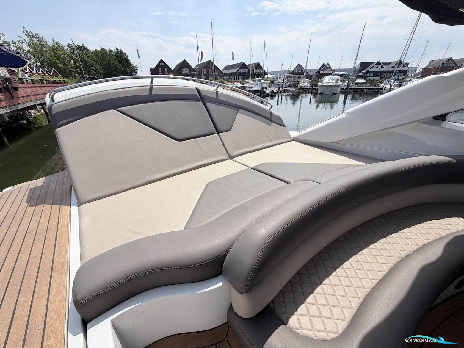 Pershing 52