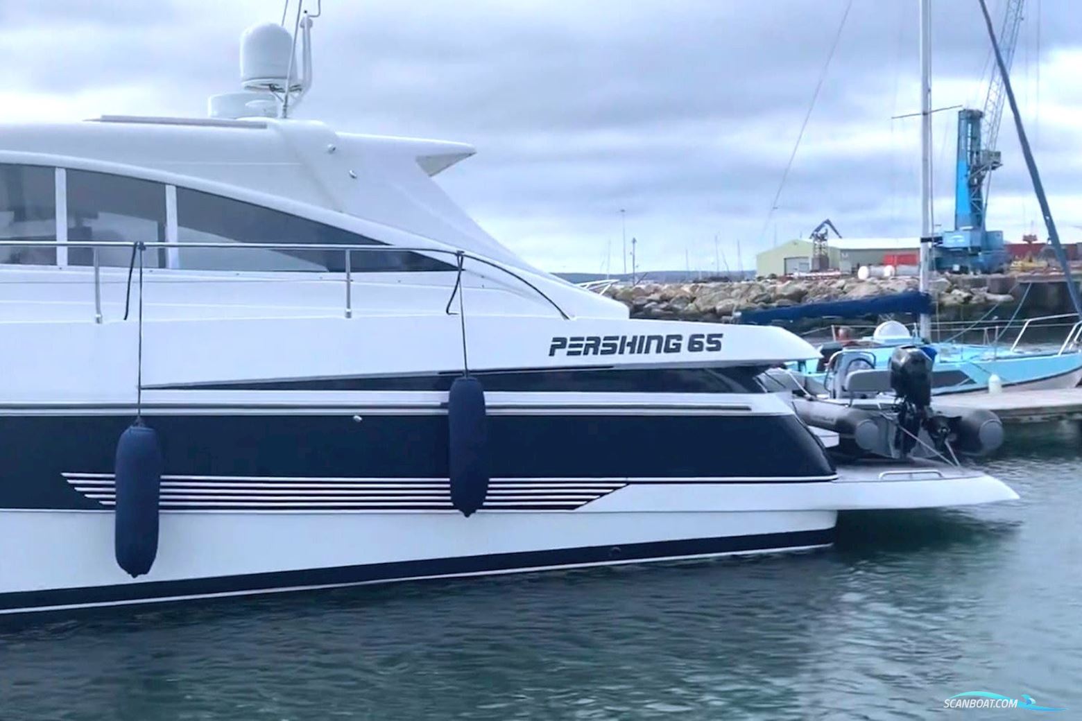 Pershing 65