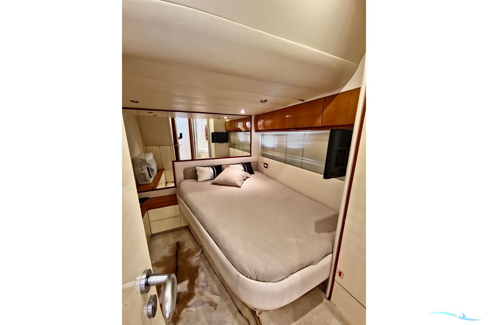 Pershing 65
