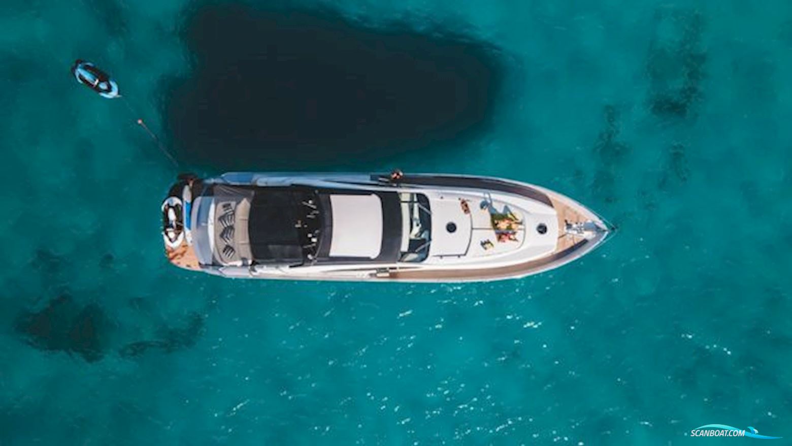 Pershing 76